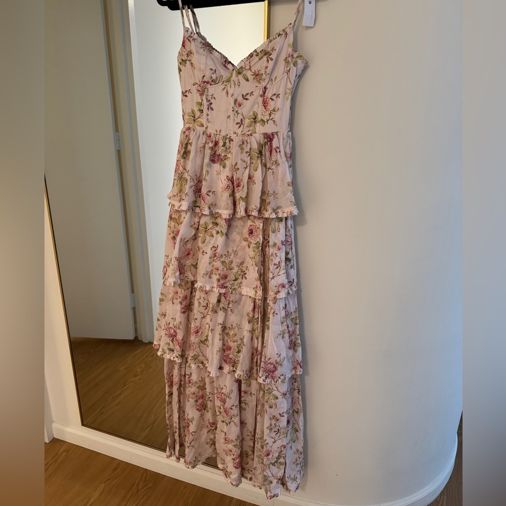 NWT beautiful linen dress